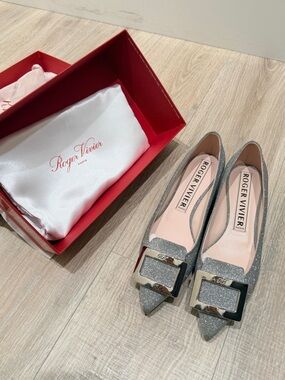Roger Vivier Gommettine Met Buckle Silver Glitter Flats